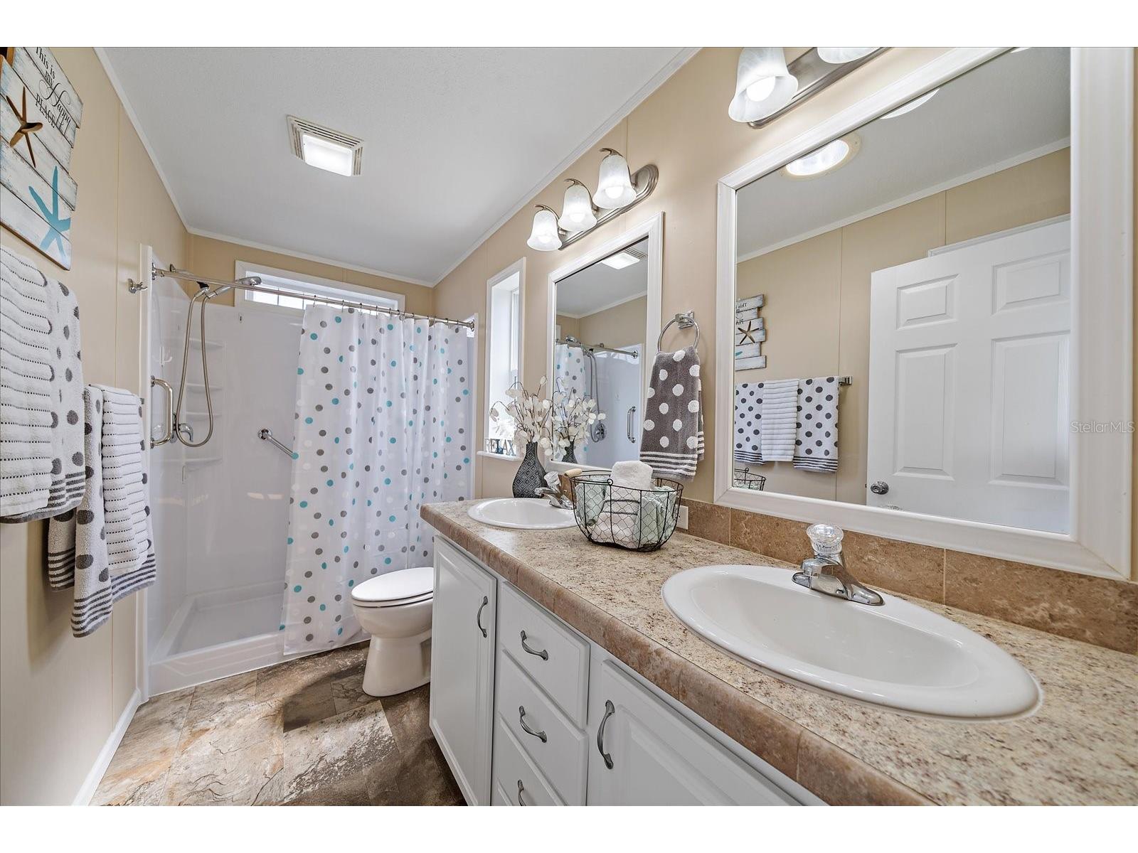 40 Shady Lane #40 Palmetto FL 34221 A4686496 image11