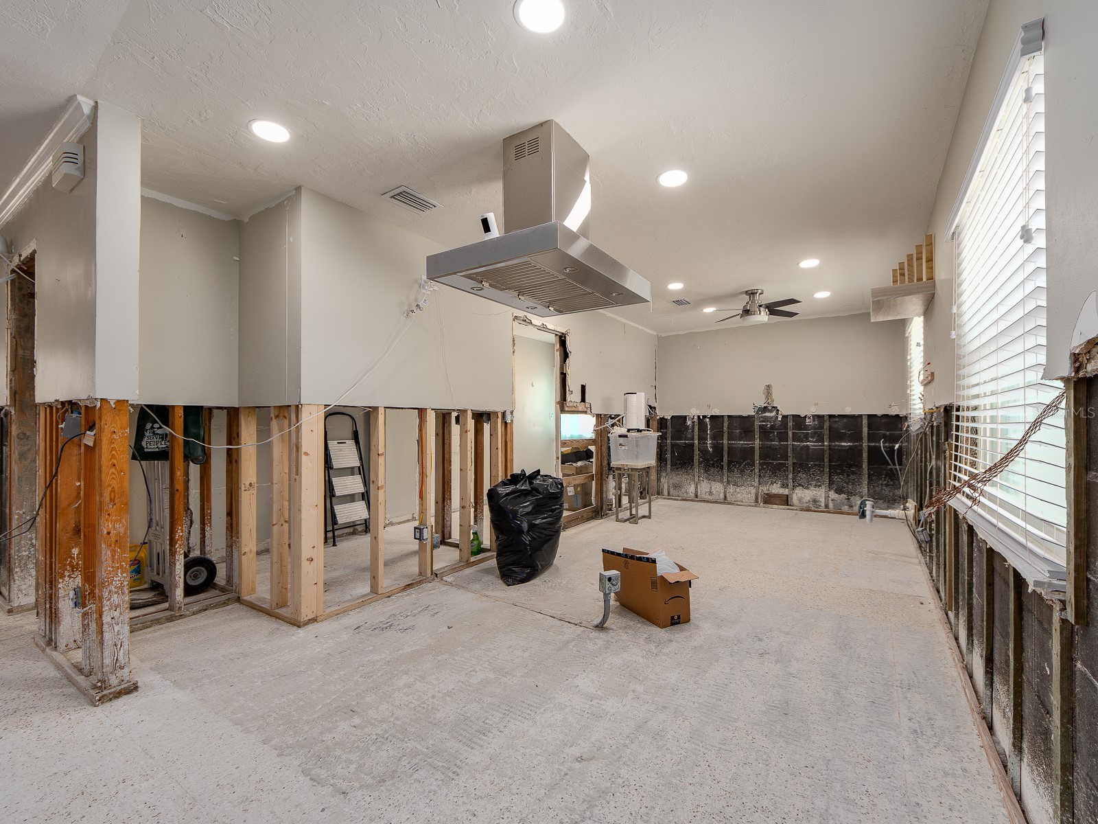 40 Sunset Bay Drive Belleair FL 33756 - INTRACOASTAL WATERWAY TB8510344 image5