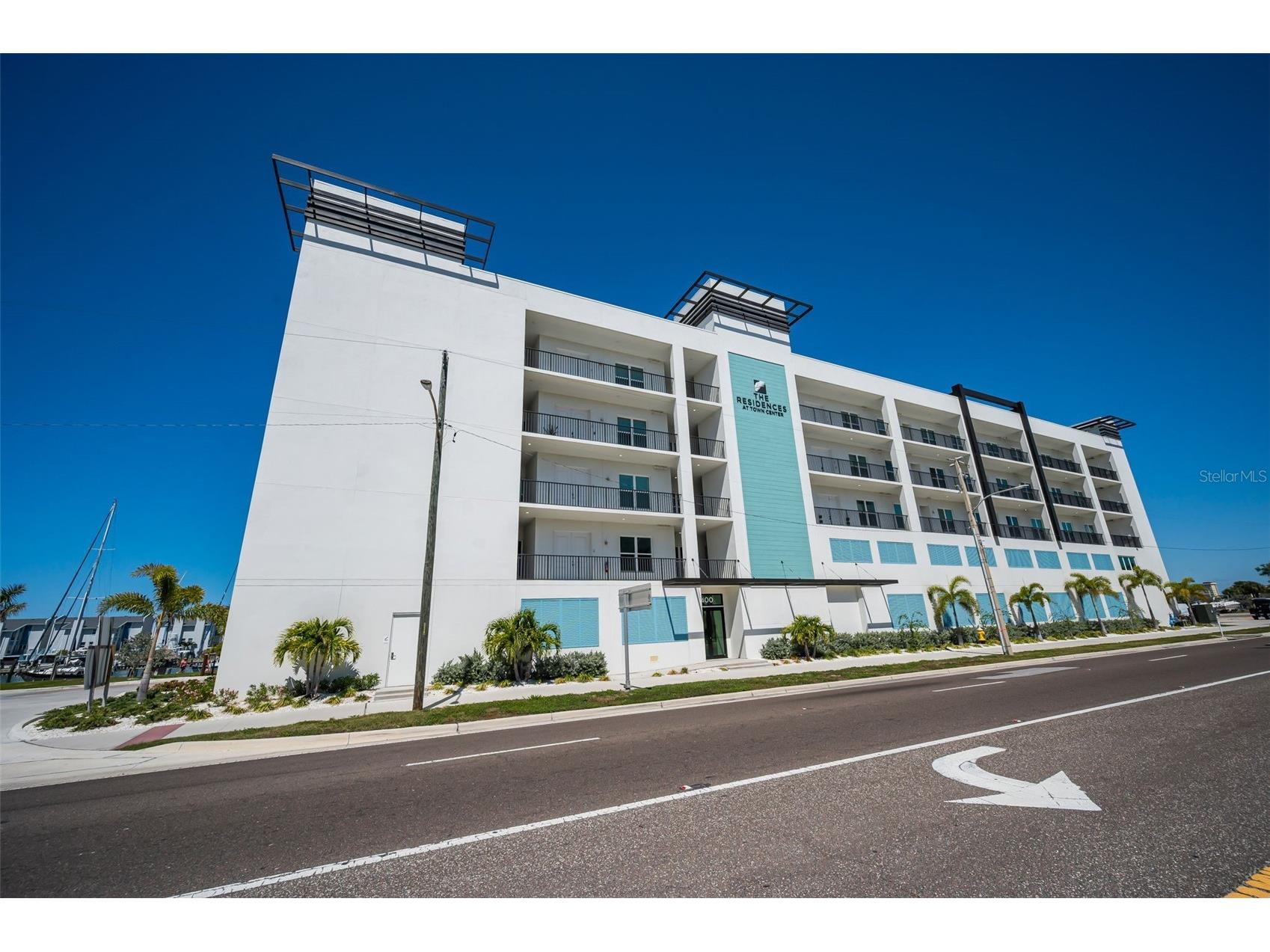 400 150th Avenue #207 Madeira Beach FL 33708 - BOCA CIEGA BAY & INTRACOASTAL TB8491179 image1