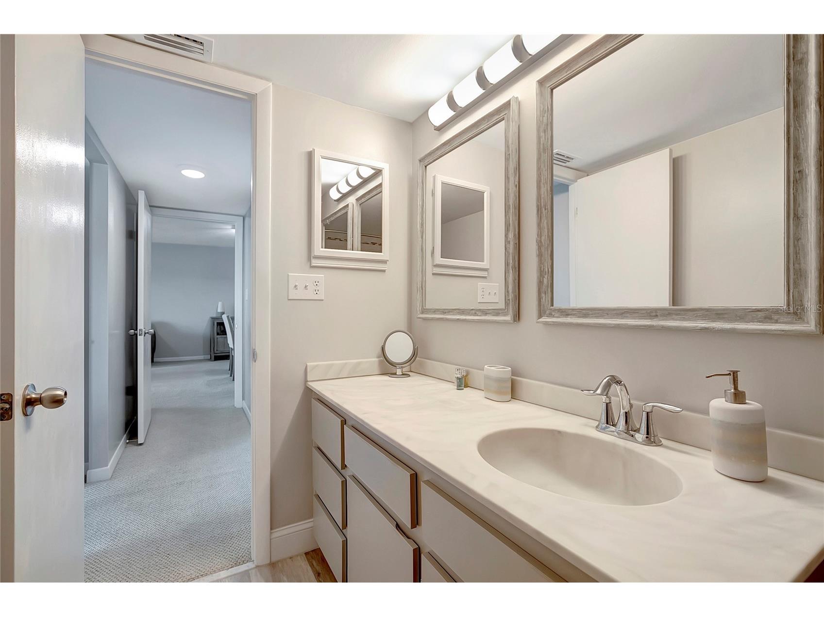 400 64th Avenue #202 Saint Pete Beach FL 33706 TB8498483 image4