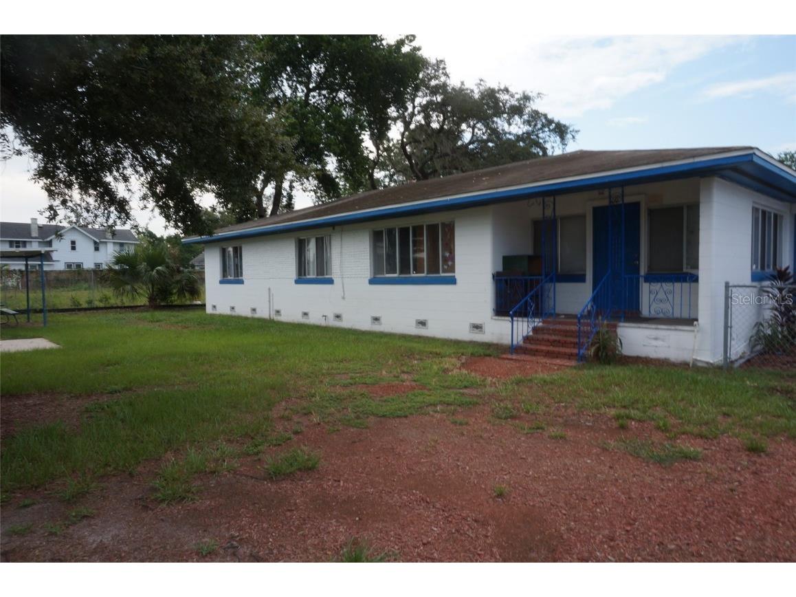 400 Avenue C Se Winter Haven FL 33880 P4927164 image1