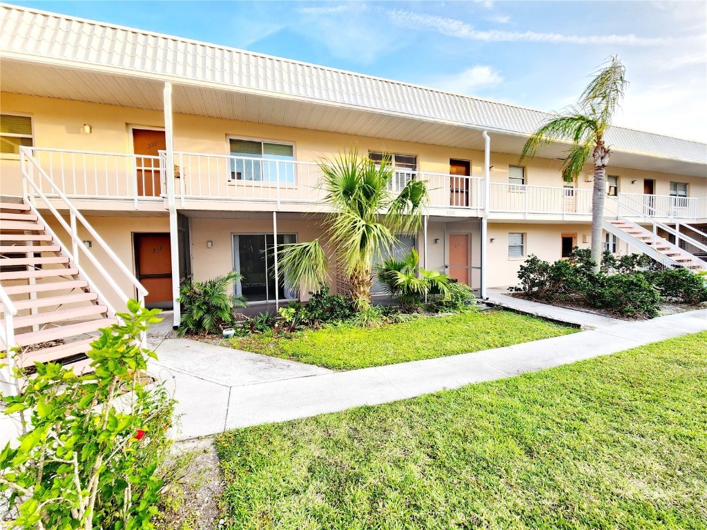 400 Base Avenue E #212 Venice FL 34285 A4570554 image1