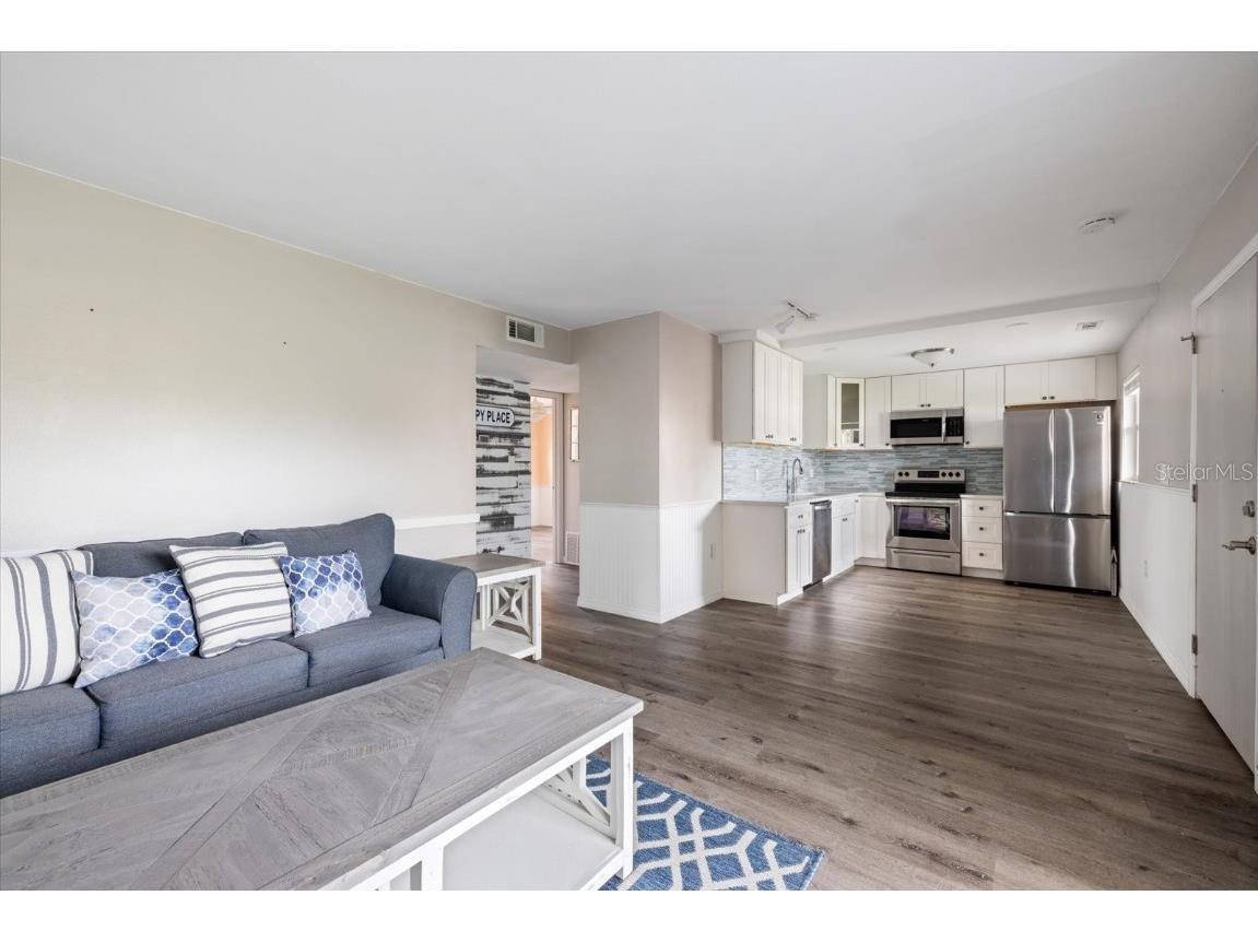 400 Base Avenue E #213 Venice FL 34285 N6137588 image10