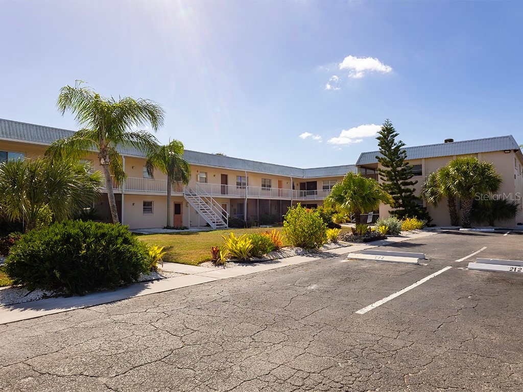 400 Base Avenue E #229 Venice FL 34285 A4670781 image1