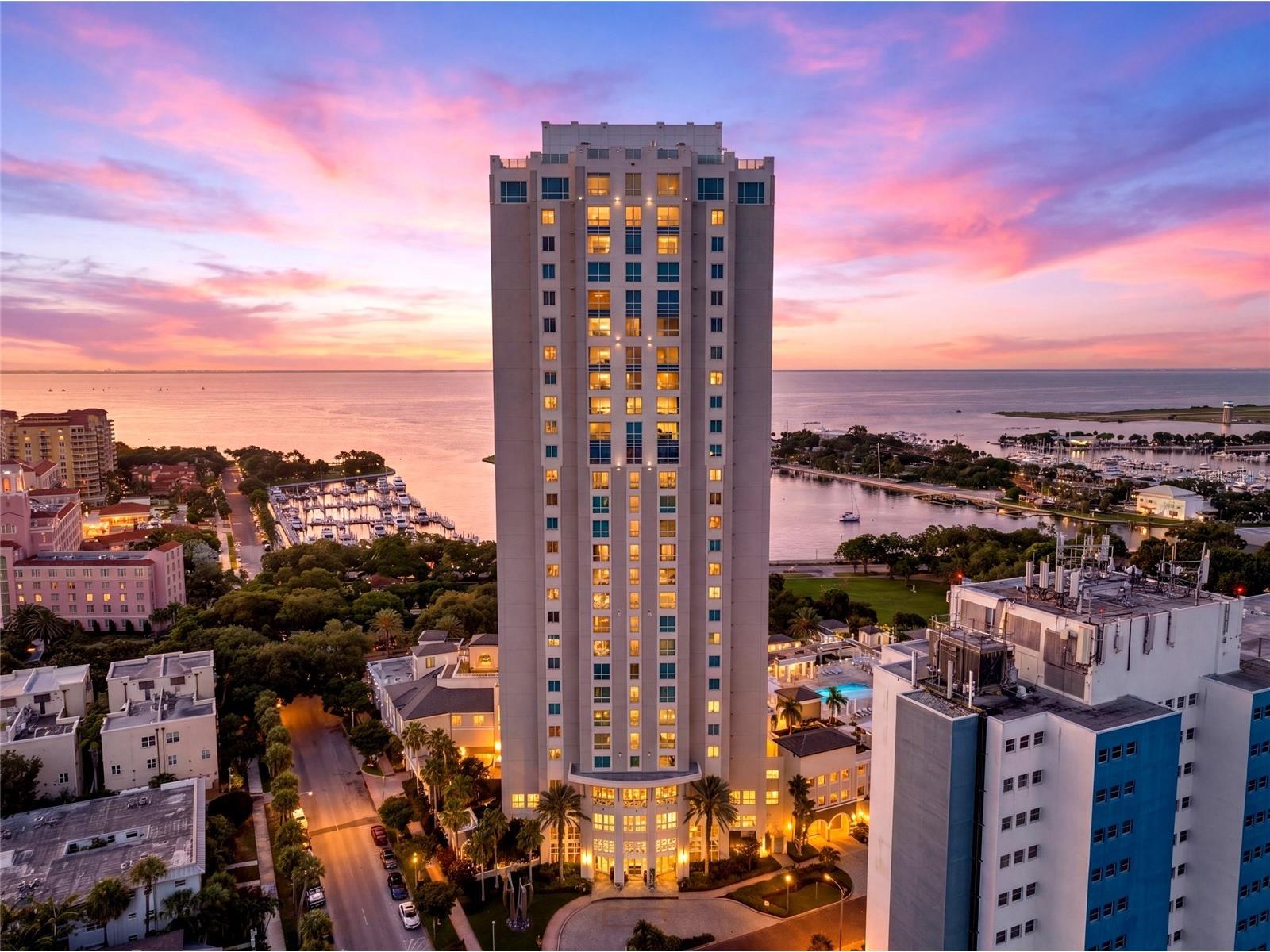 400 Beach Drive NE #401 Saint Petersburg FL 33701 TB8507214 image1