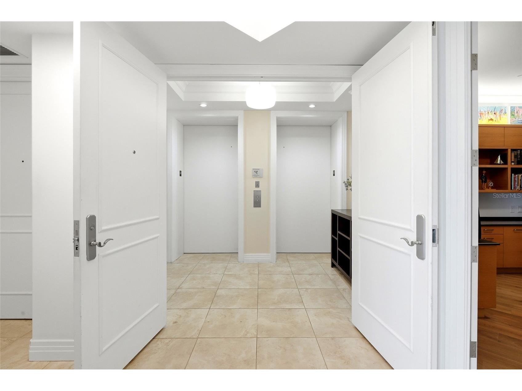 400 Beach Drive NE #401 Saint Petersburg FL 33701 TB8507214 image2
