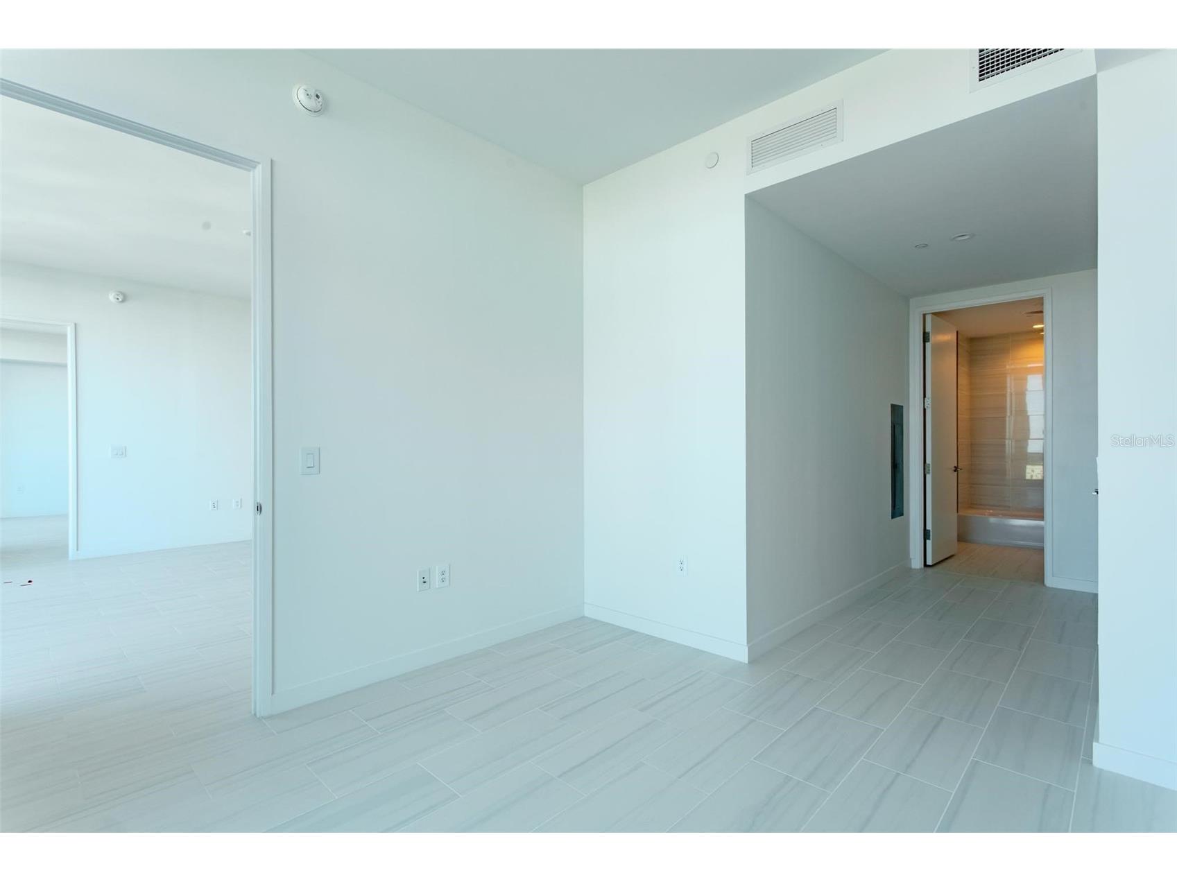 400 Central Avenue #1008 Saint Petersburg FL 33701 TB8473823 image18