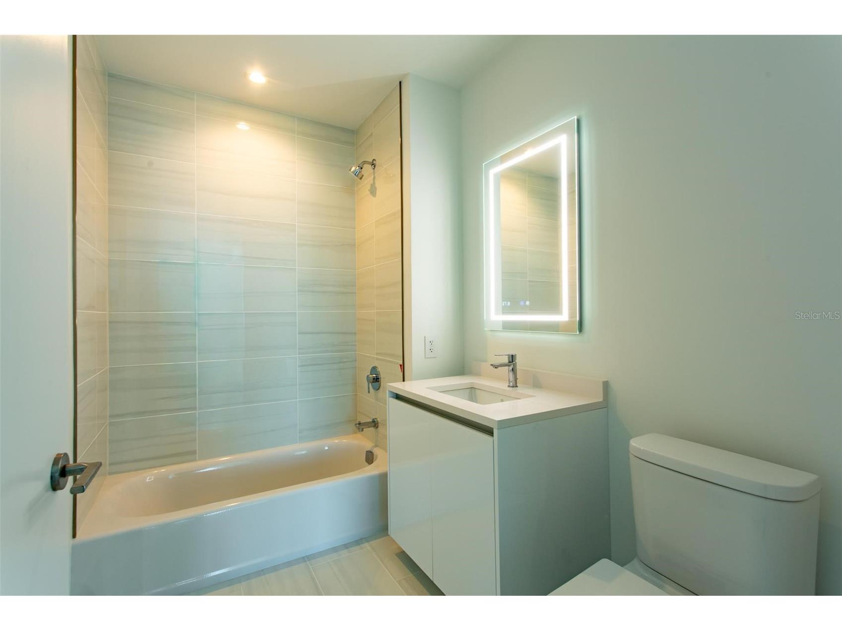 400 Central Avenue #1008 Saint Petersburg FL 33701 TB8473823 image21