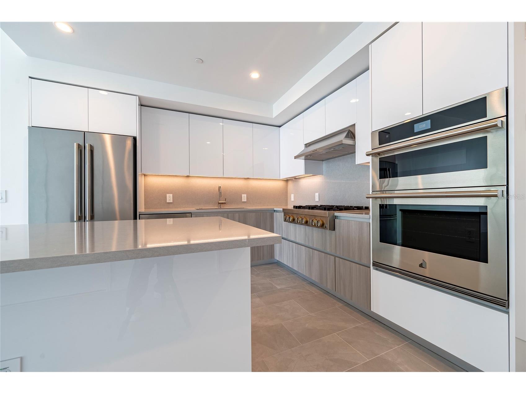 400 Central Avenue #1106 Saint Petersburg FL 33701 - Mirror Lake O6391965 image9