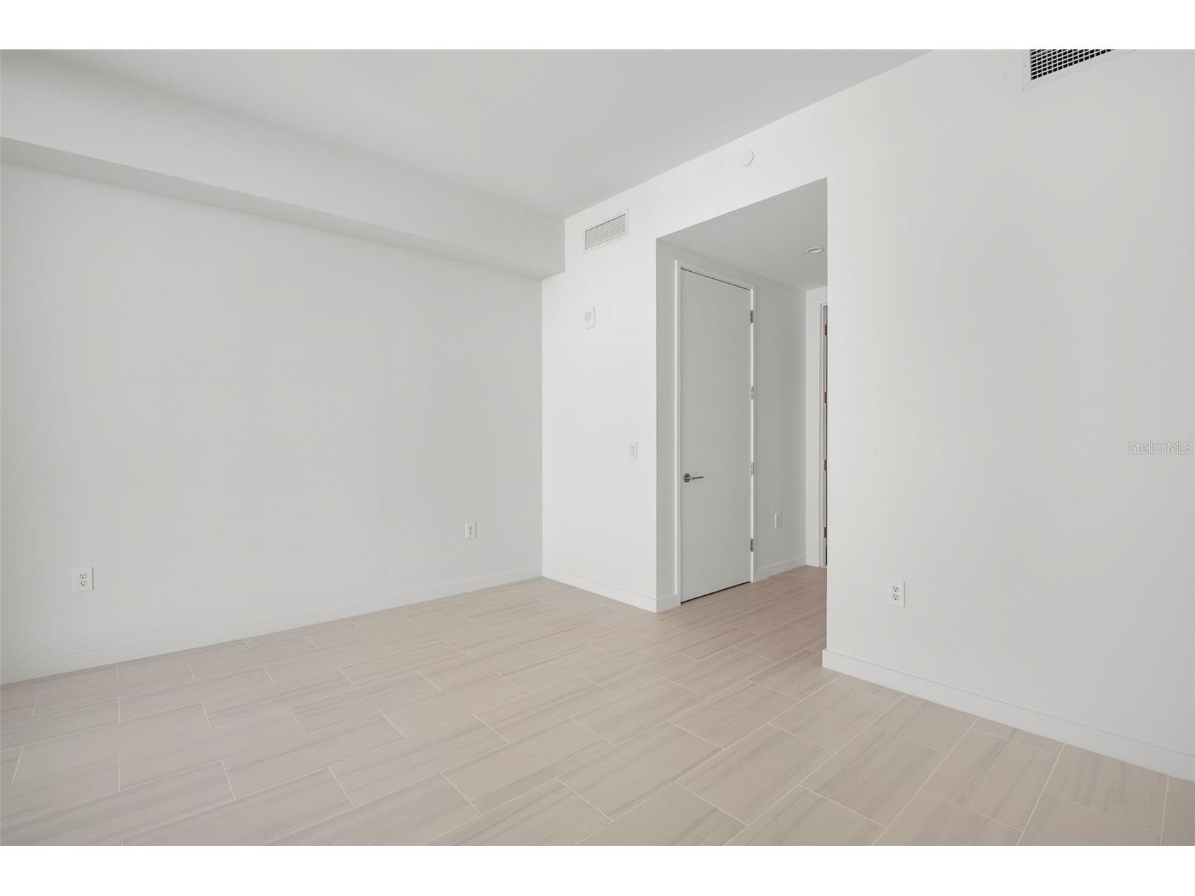 400 Central Avenue #1109 Saint Petersburg FL 33701 TB8487943 image25