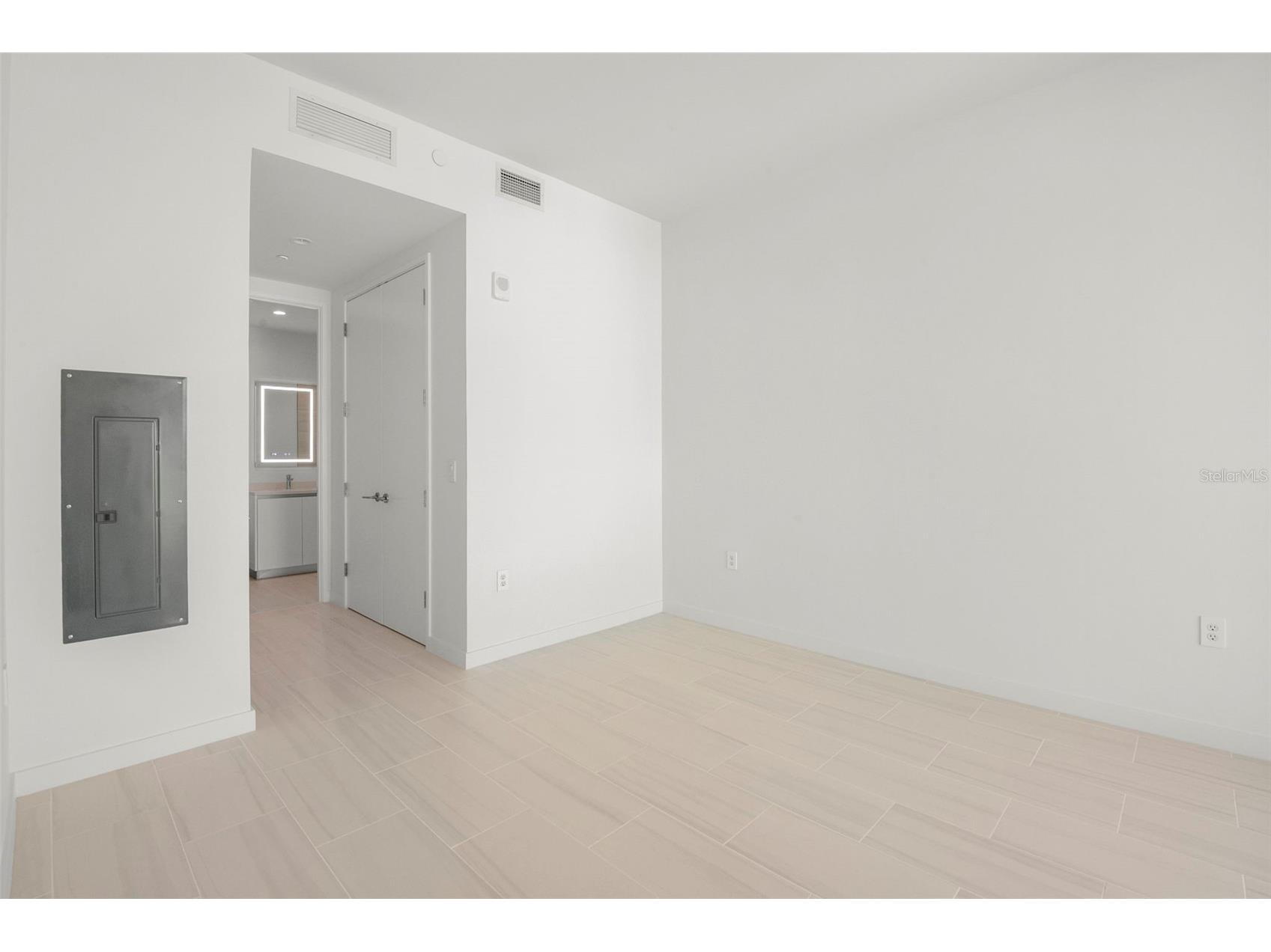 400 Central Avenue #1109 Saint Petersburg FL 33701 TB8487943 image34