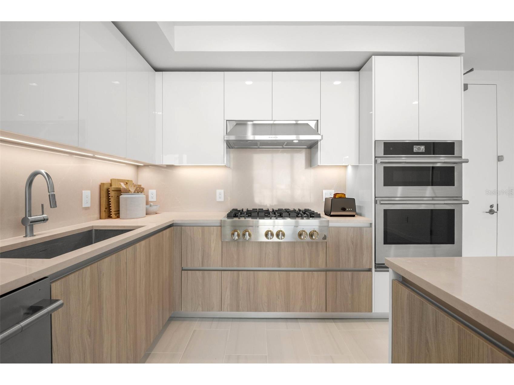 400 Central Avenue #1109 Saint Petersburg FL 33701 TB8487943 image7