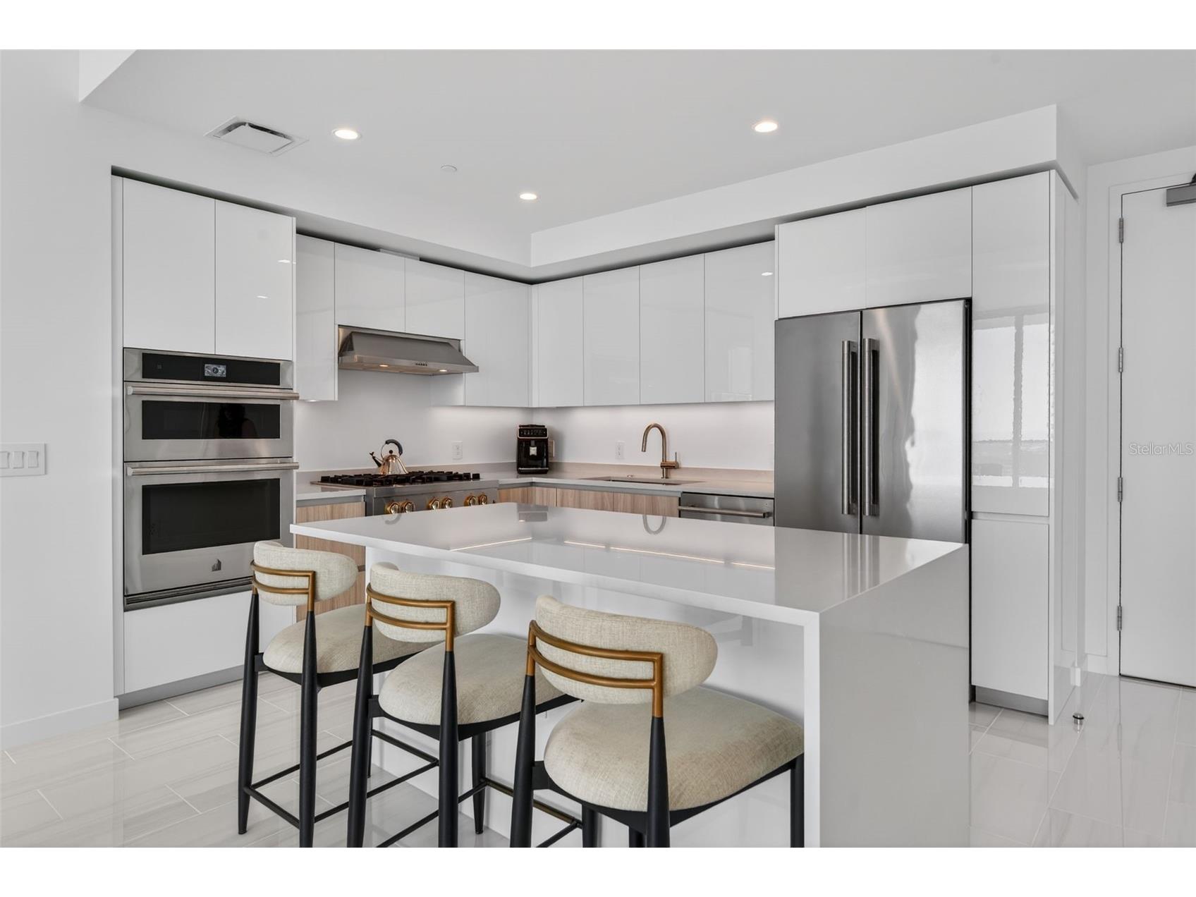 400 Central Avenue #1405 Saint Petersburg FL 33701 A4686126 image12