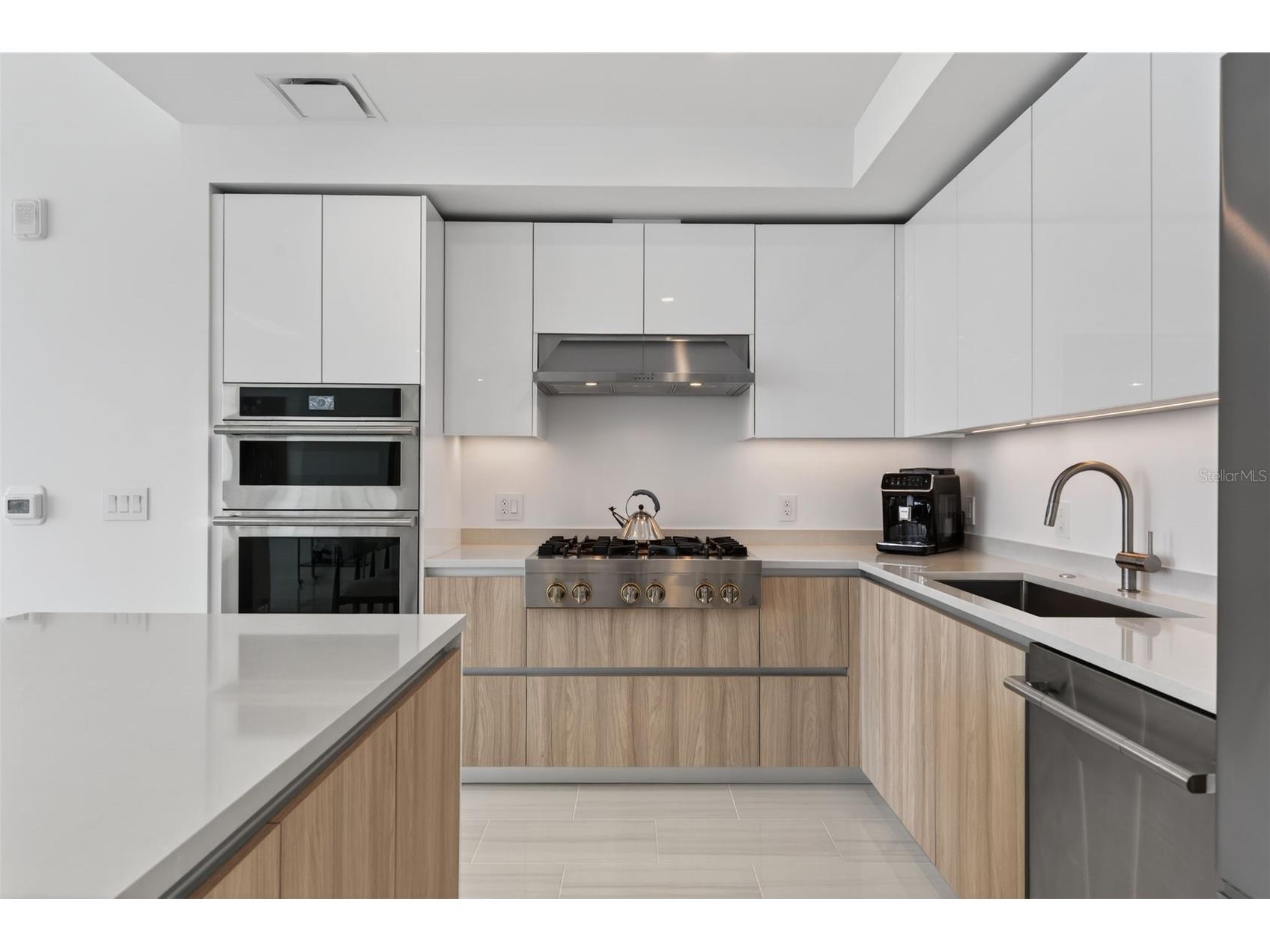 400 Central Avenue #1405 Saint Petersburg FL 33701 A4686126 image14