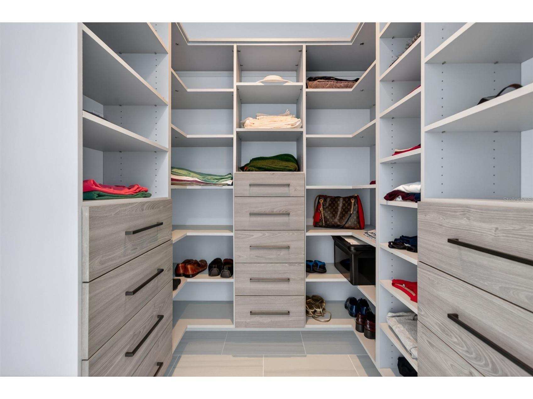 400 Central Avenue #1405 Saint Petersburg FL 33701 A4686126 image26
