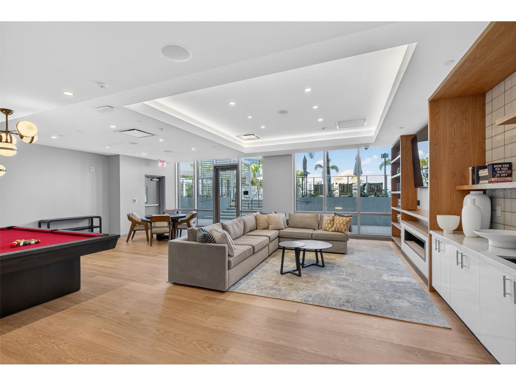 400 Central Avenue #1405 Saint Petersburg FL 33701 A4686126 image56
