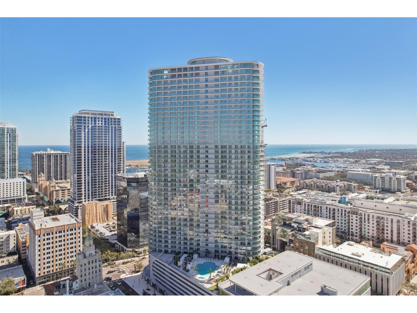 400 Central Avenue #1601 Saint Petersburg FL 33701 - TAMPA BAY MIRROR LAKE TB8515431 image1