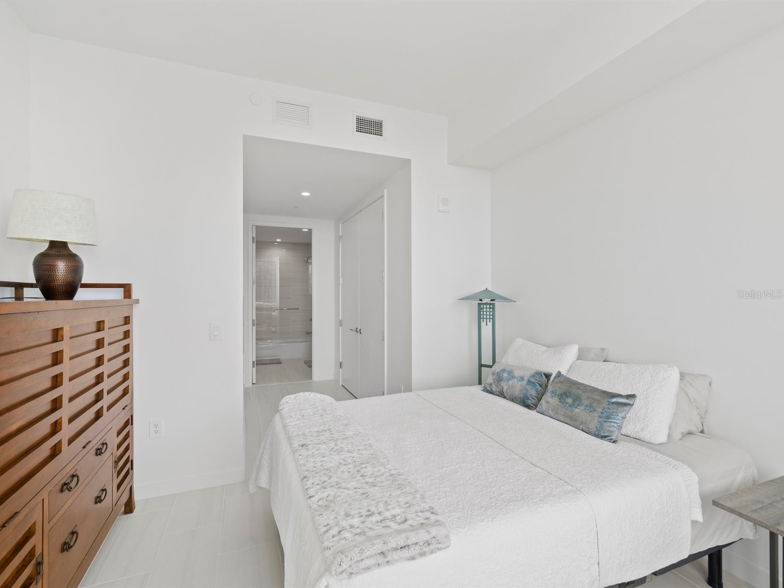 400 Central Avenue #1603 Saint Petersburg FL 33701 TB8484403 image18