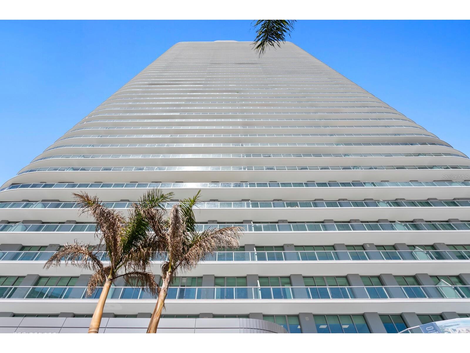 400 Central Avenue #1704 Saint Petersburg FL 33701 - TAMPA BAY MIRROR LAKE TB8506111 image1