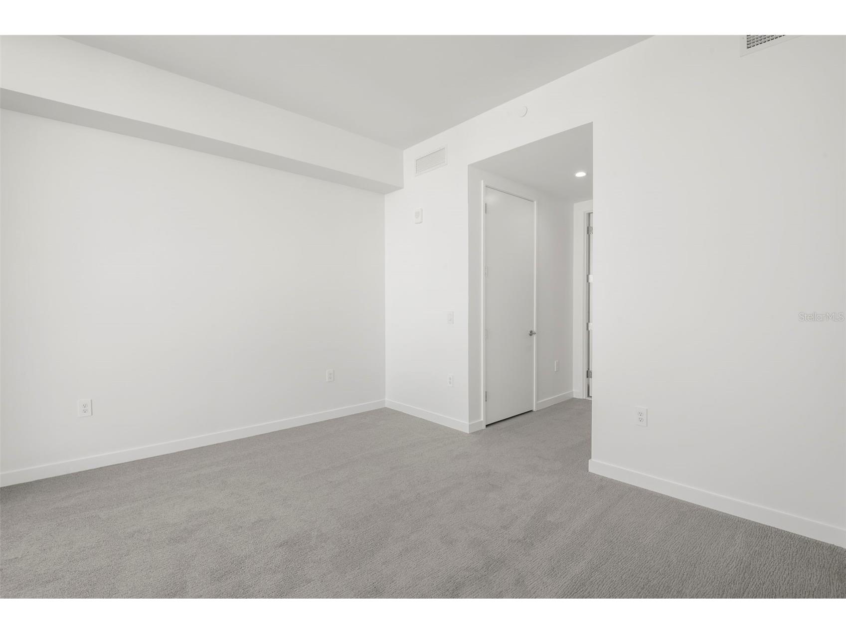 400 Central Avenue #1709 Saint Petersburg FL 33701 TB8488479 image25