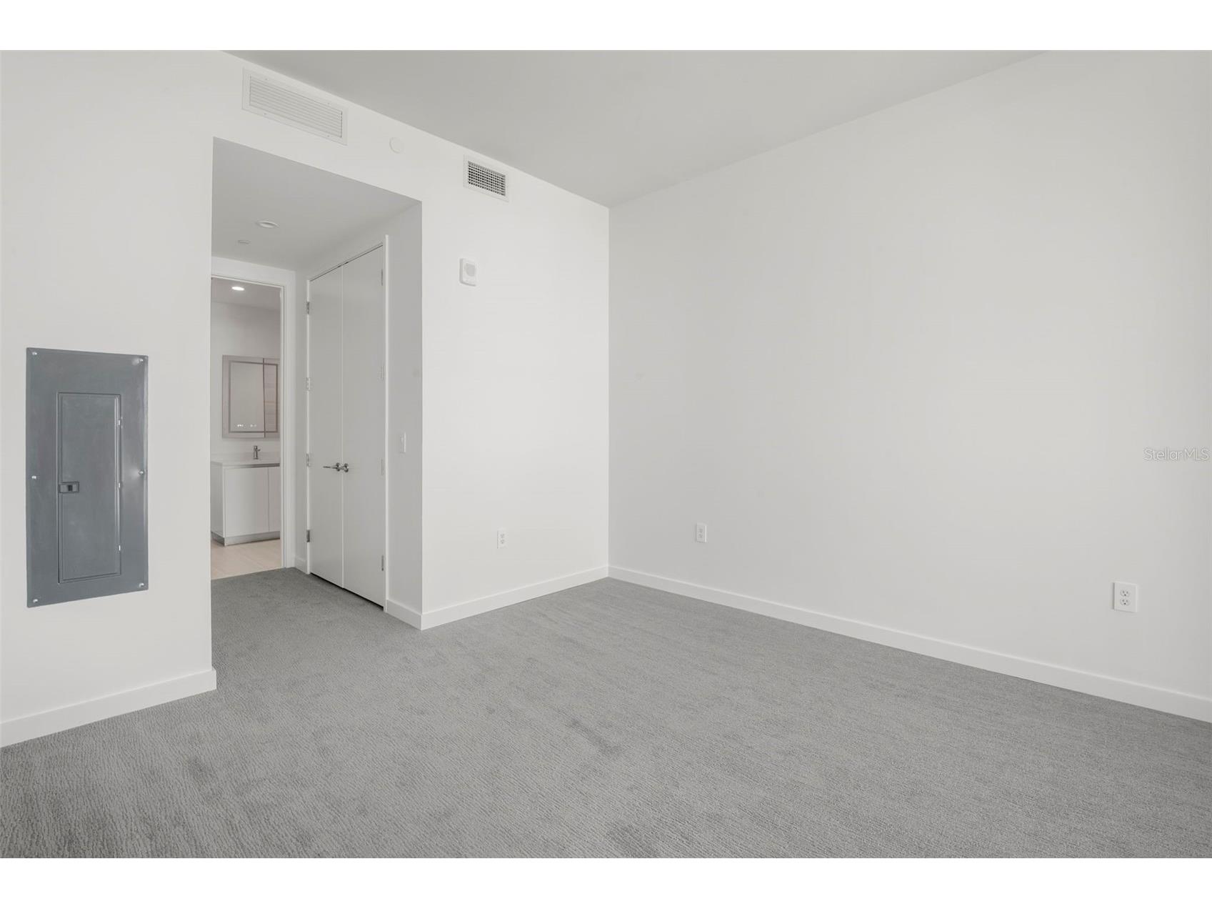 400 Central Avenue #1709 Saint Petersburg FL 33701 TB8488479 image33