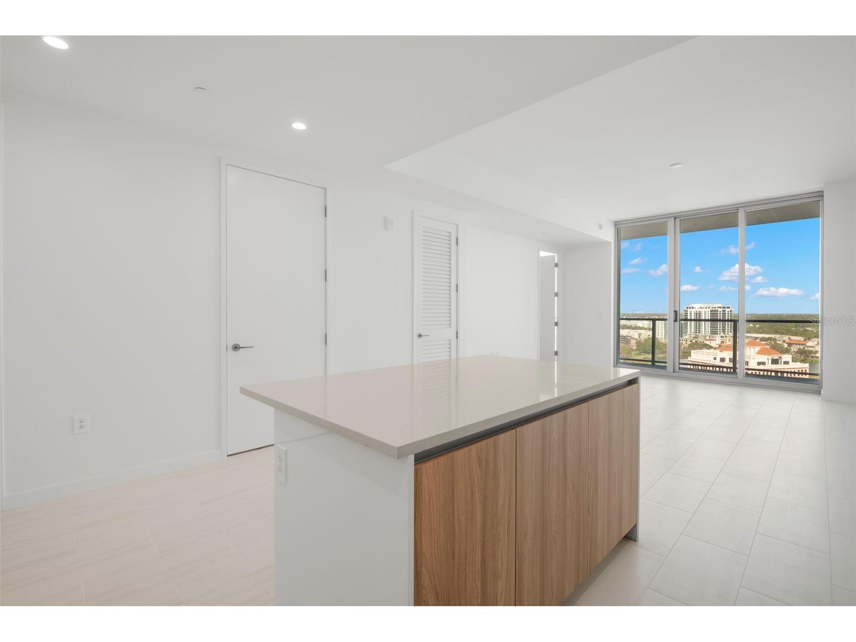 400 Central Avenue #1709 Saint Petersburg FL 33701 TB8488479 image7