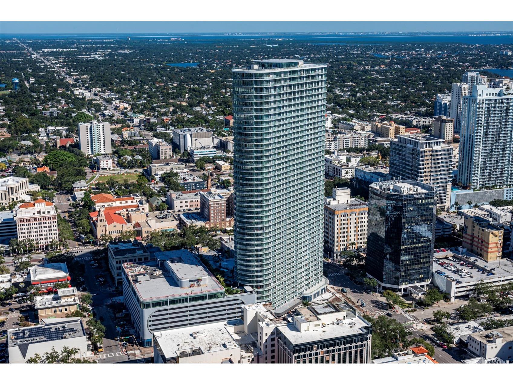 400 Central Avenue #1804 Saint Petersburg FL 33701 - TAMPA BAY MIRROR LAKE TB8469508 image1