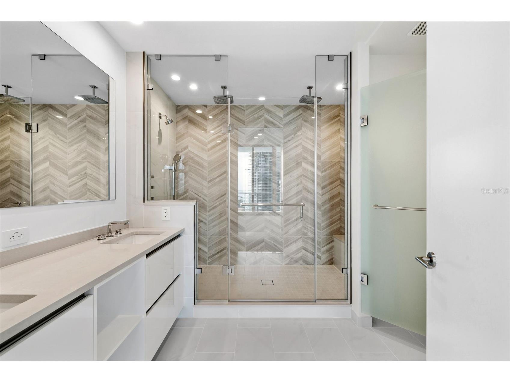 400 Central Avenue #1903 Saint Petersburg FL 33701 TB8497242 image34