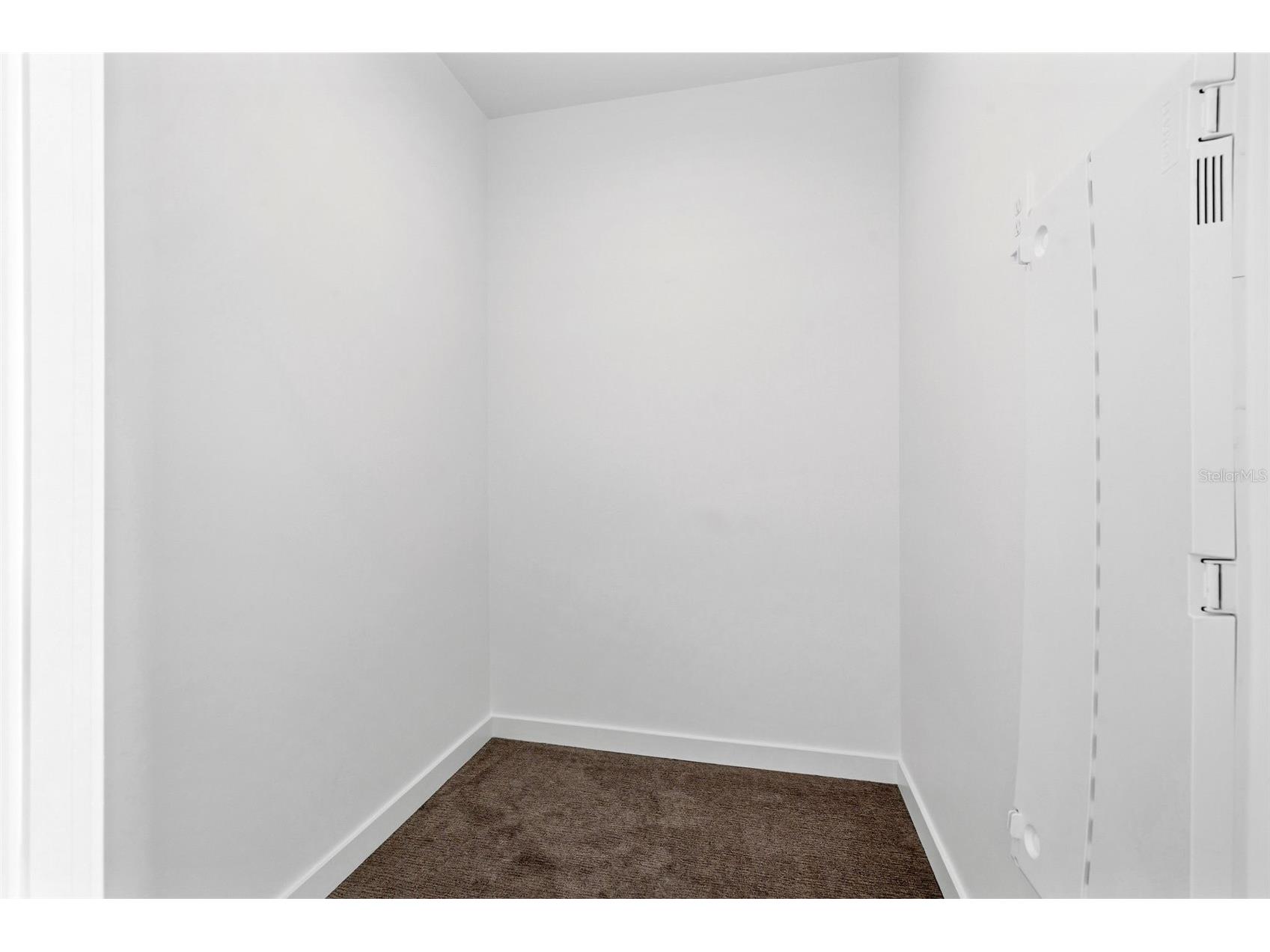400 Central Avenue #1903 Saint Petersburg FL 33701 TB8497242 image35