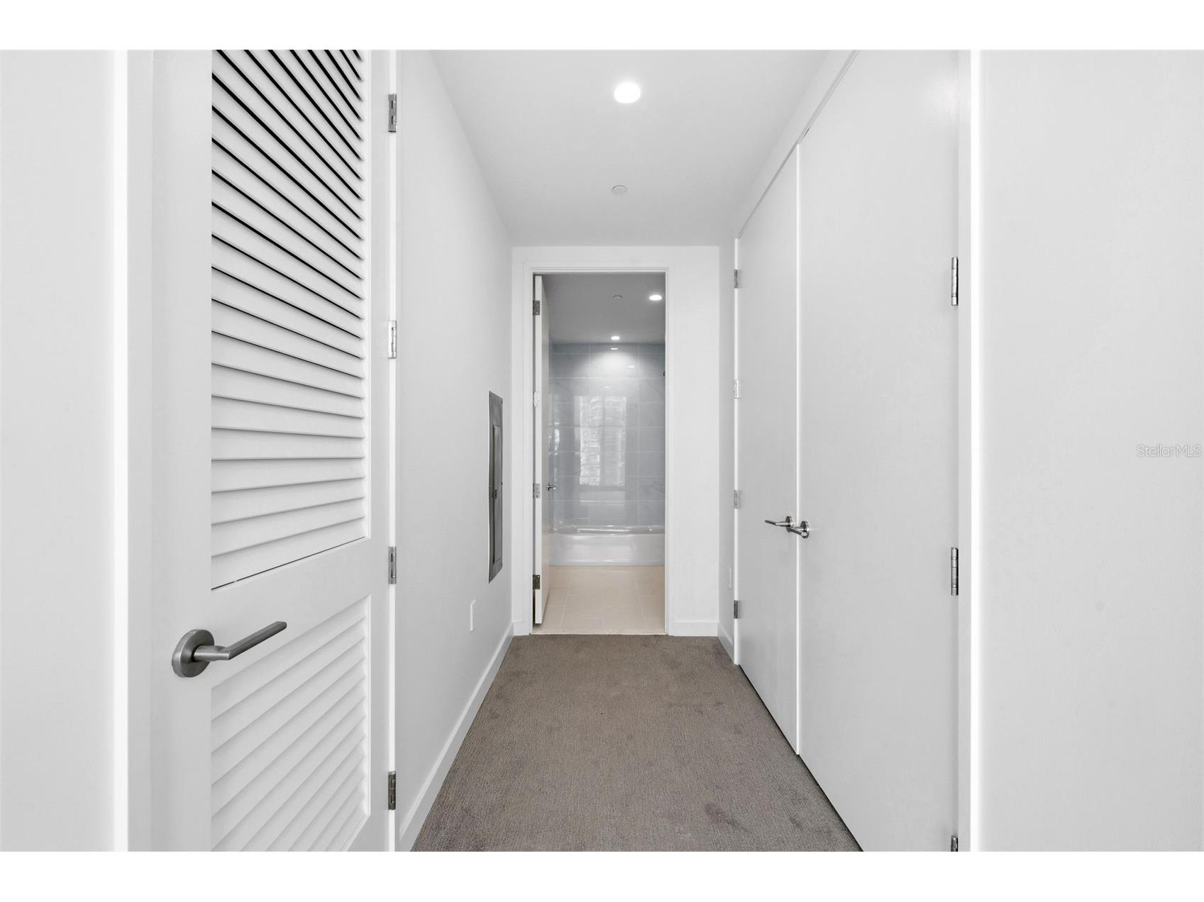 400 Central Avenue #1903 Saint Petersburg FL 33701 TB8497242 image39