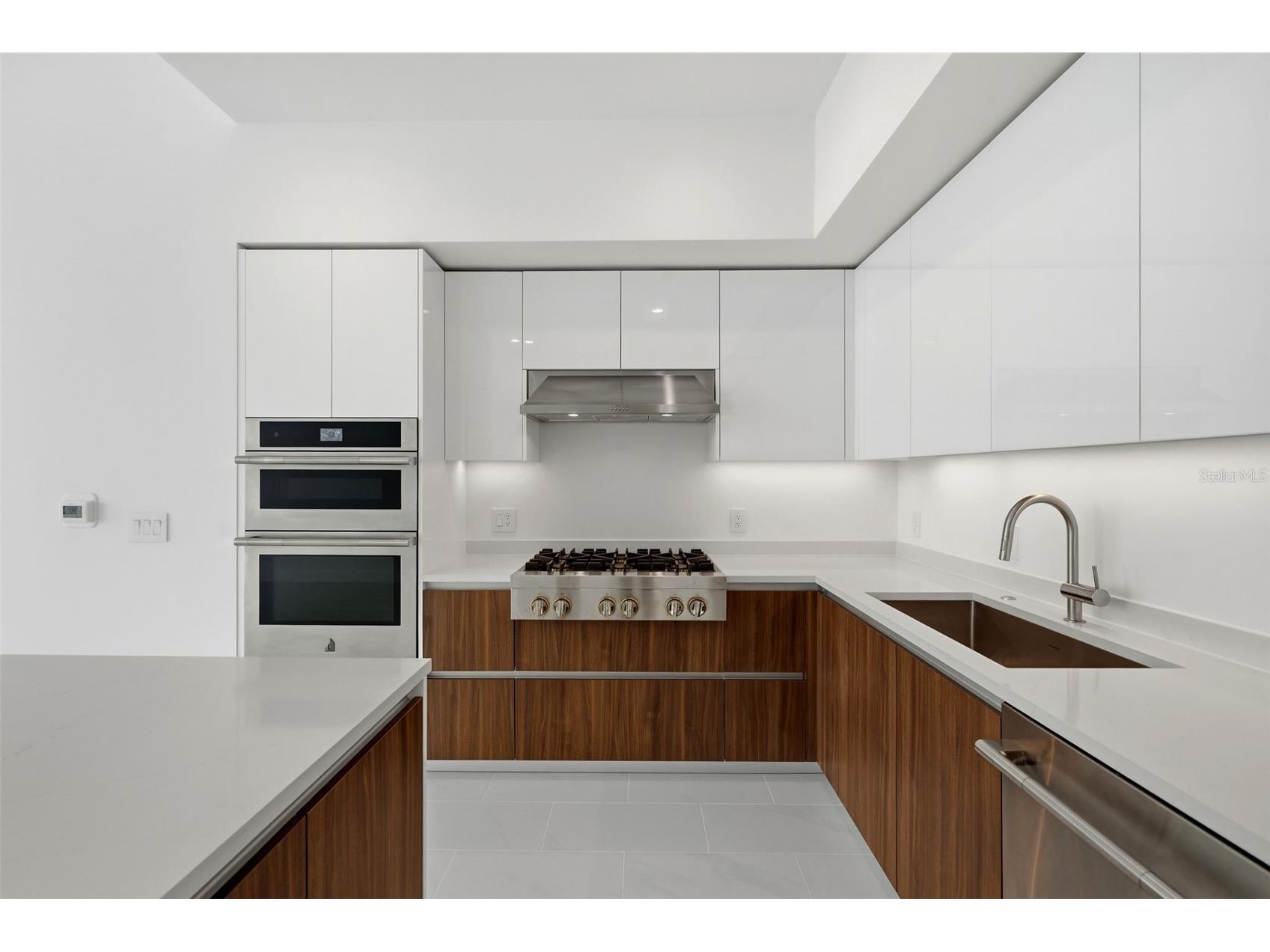 400 Central Avenue #1903 Saint Petersburg FL 33701 TB8497242 image4
