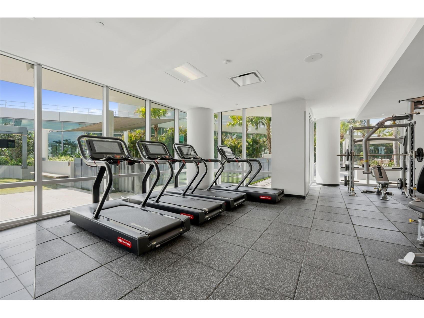400 Central Avenue #1903 Saint Petersburg FL 33701 TB8497242 image60