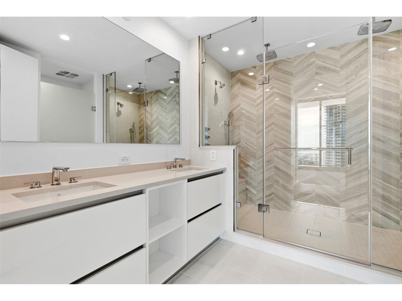 400 Central Avenue #1903 Saint Petersburg FL 33701 TB8497242 image7