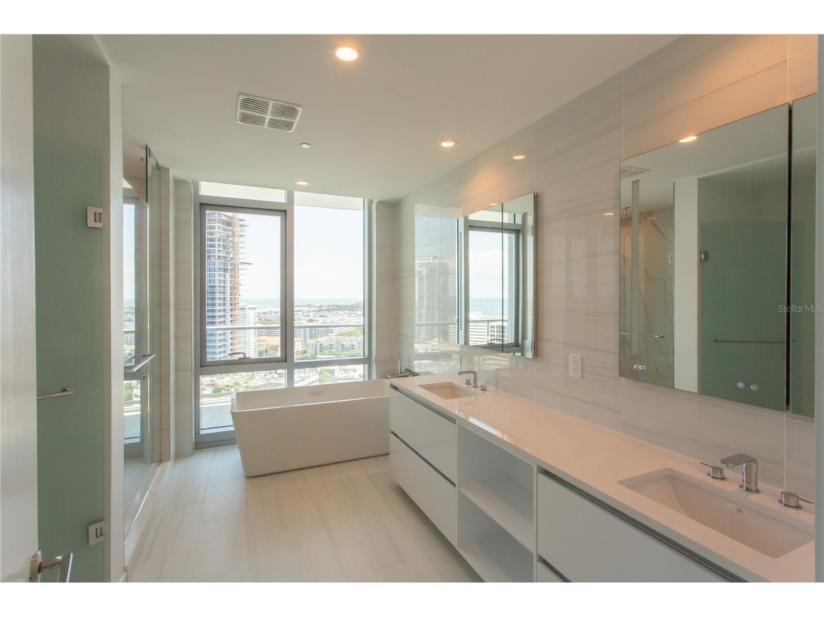 400 Central Avenue #2001 Saint Petersburg FL 33701 TB8491198 image19