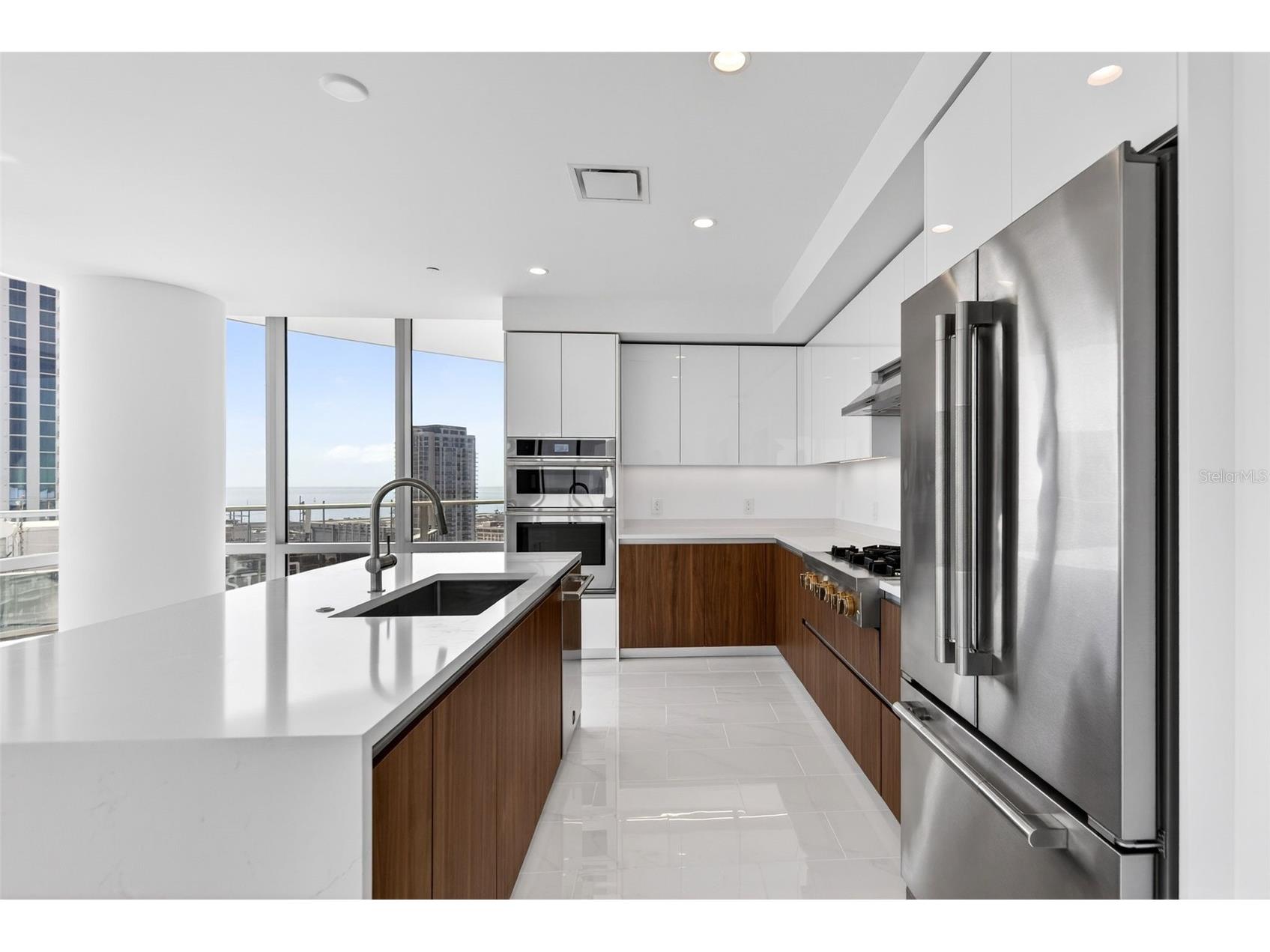 400 Central Avenue #2307 Saint Petersburg FL 33701 A4686146 image19