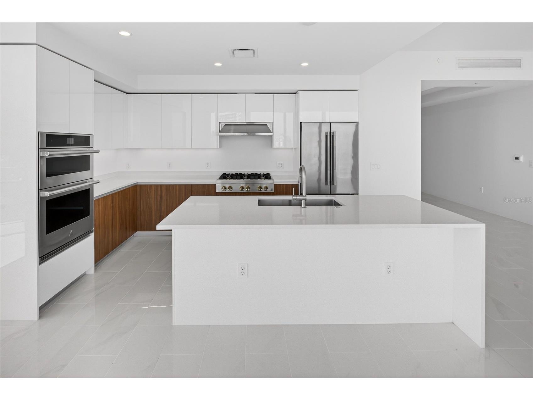 400 Central Avenue #2307 Saint Petersburg FL 33701 A4686146 image21