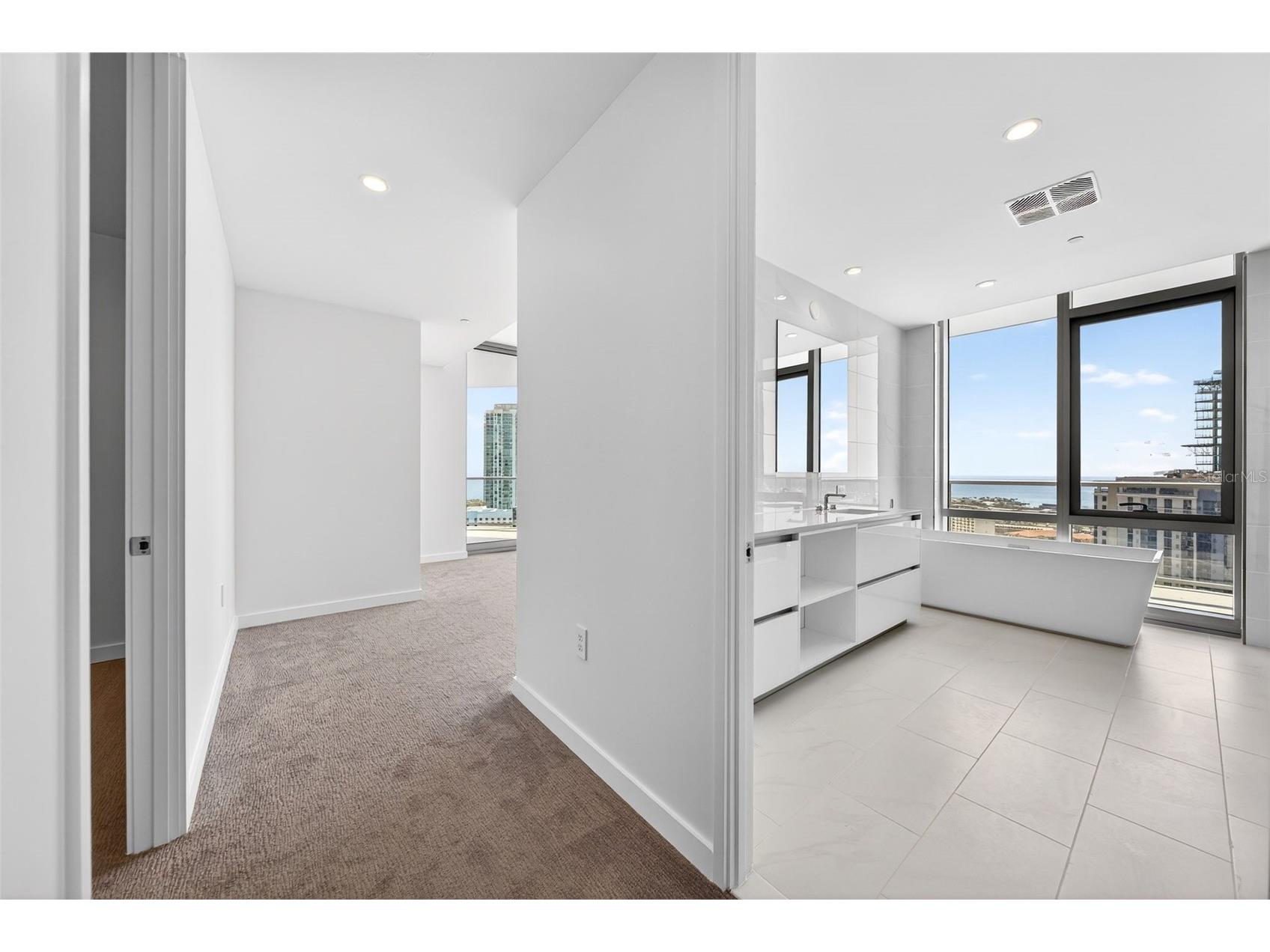 400 Central Avenue #2307 Saint Petersburg FL 33701 A4686146 image22