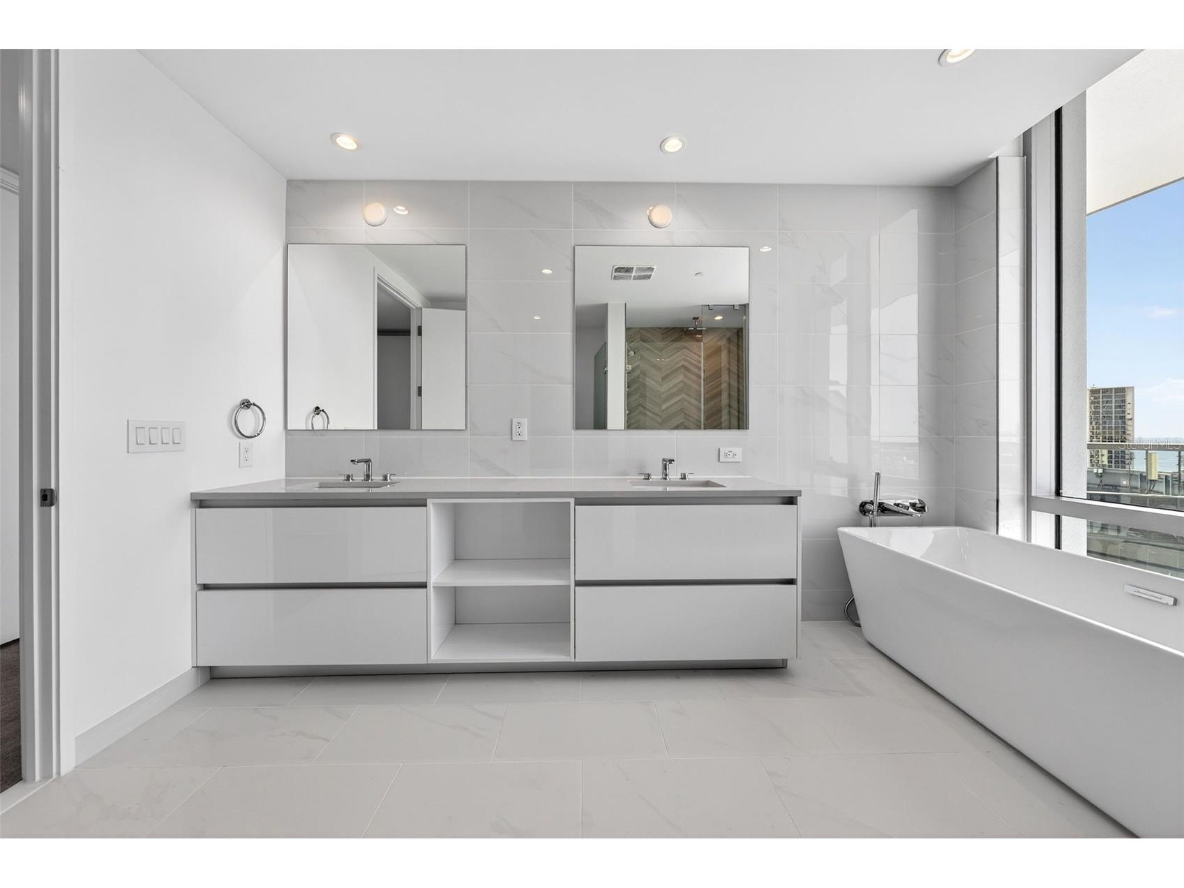 400 Central Avenue #2307 Saint Petersburg FL 33701 A4686146 image26