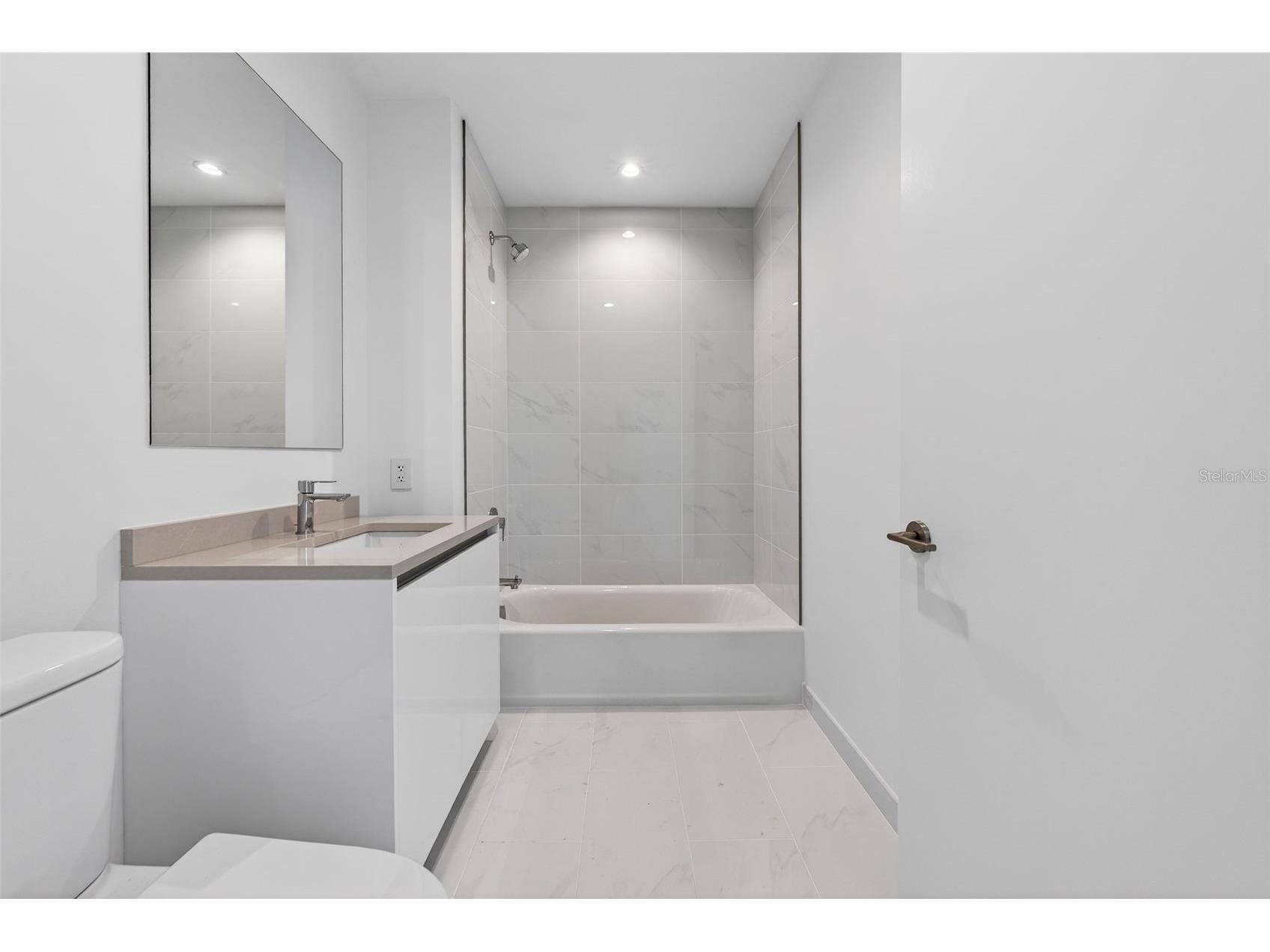 400 Central Avenue #2307 Saint Petersburg FL 33701 A4686146 image44