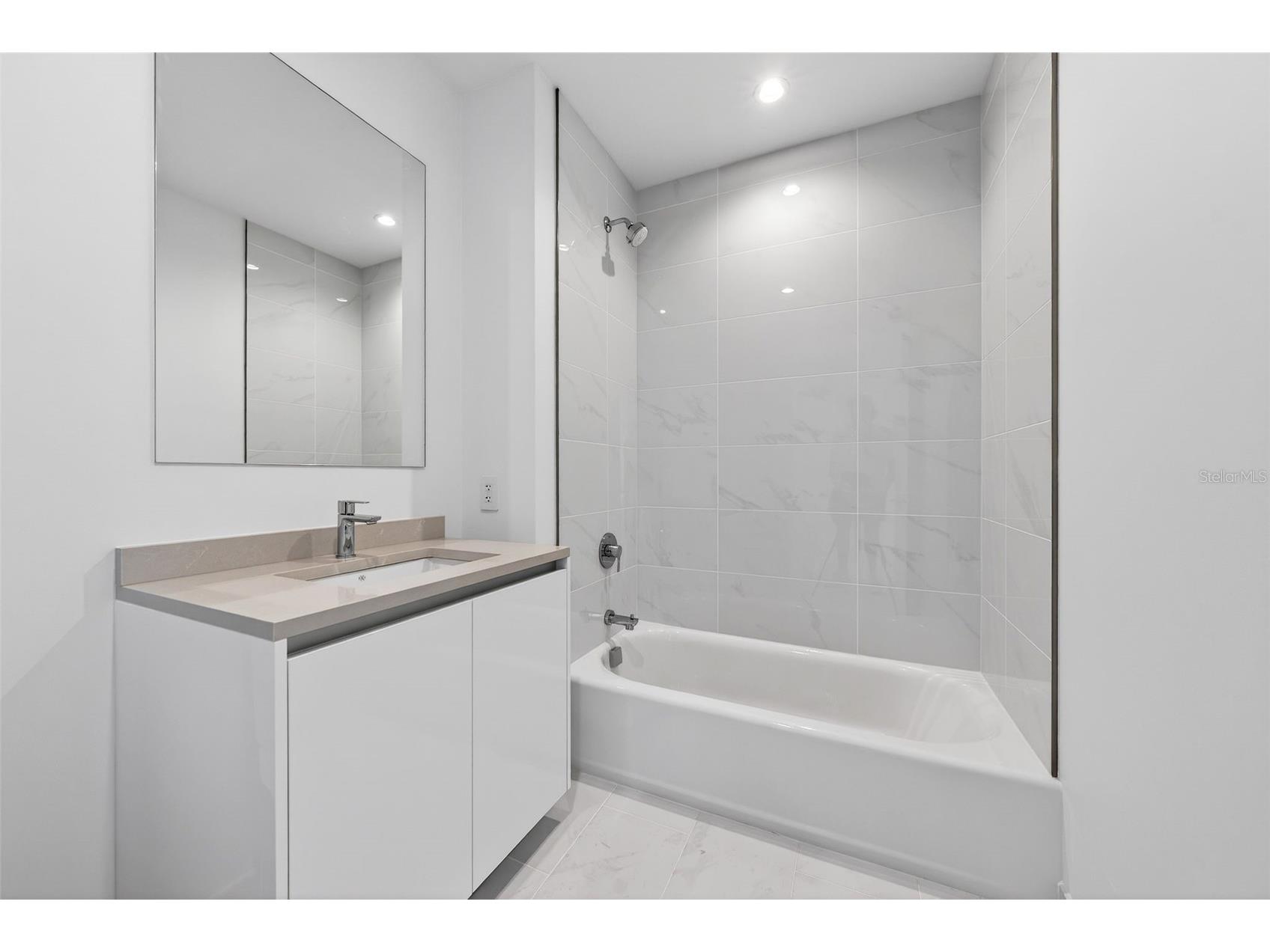 400 Central Avenue #2307 Saint Petersburg FL 33701 A4686146 image45