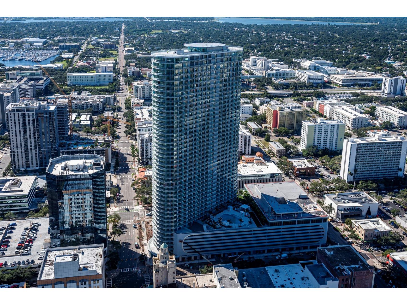 400 Central Avenue #2403 Saint Petersburg FL 33701 - Mirror Lake TB8473380 image1