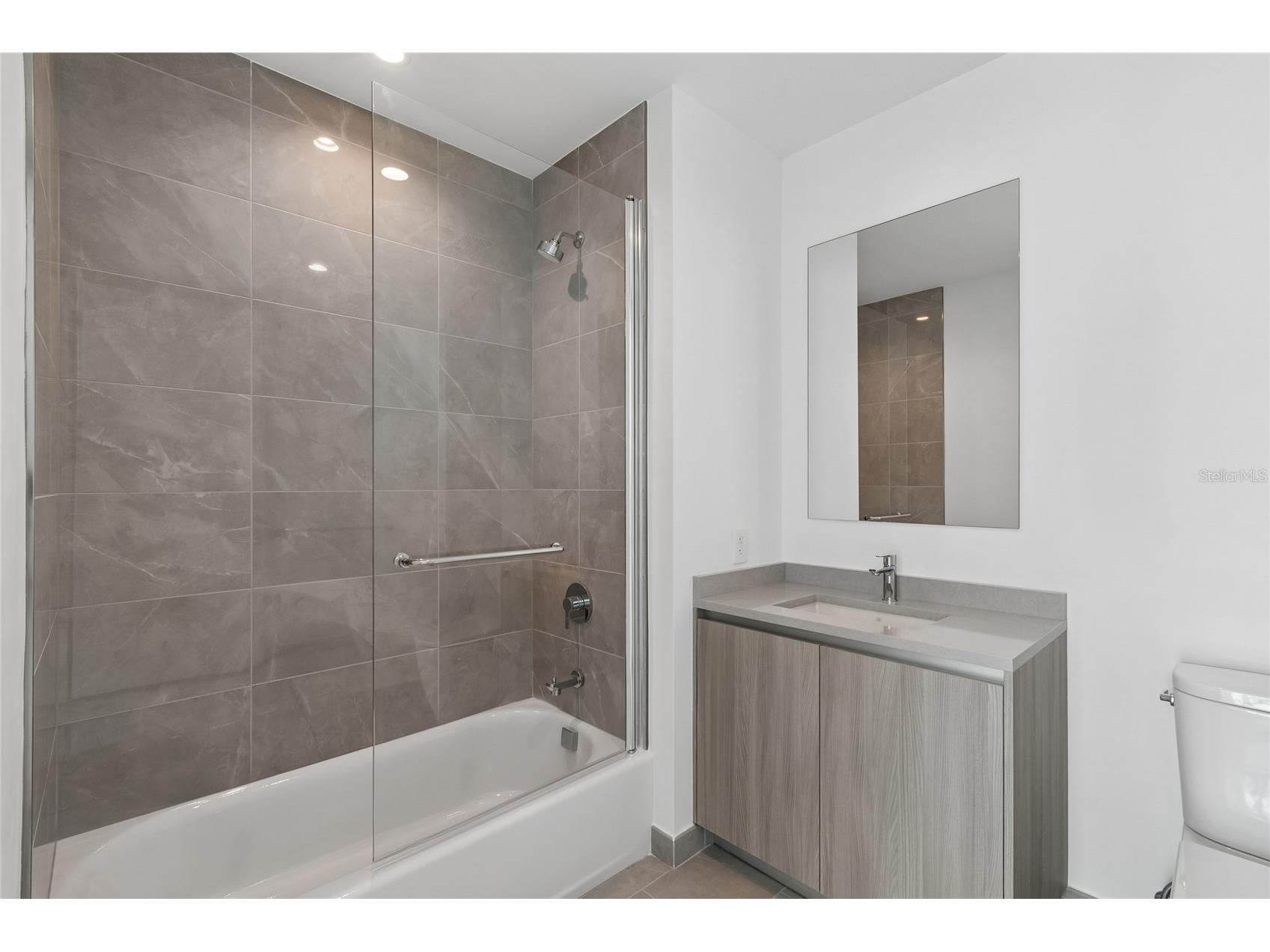 400 Central Avenue #2505 Saint Petersburg FL 33701 TB8494657 image41