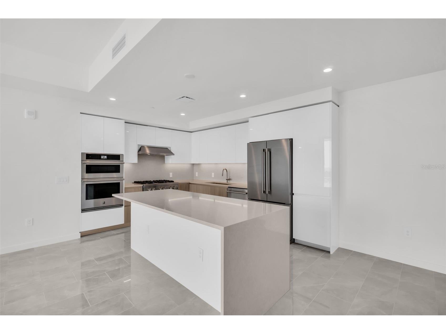 400 Central Avenue #2605 Saint Petersburg FL 33701 TB8478881 image3