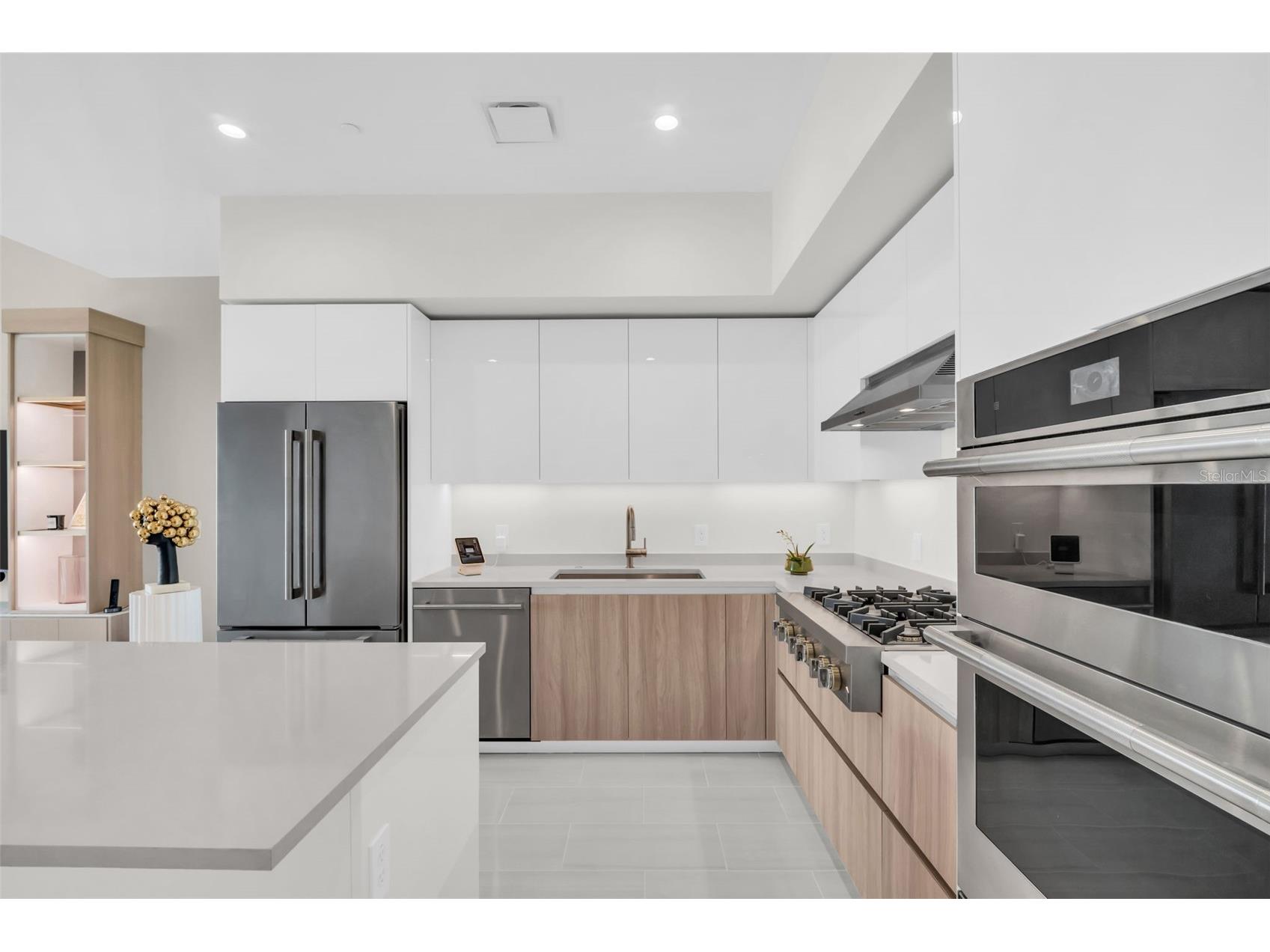 400 Central Avenue #2705 Saint Petersburg FL 33701 - Mirror Lake TB8517369 image2