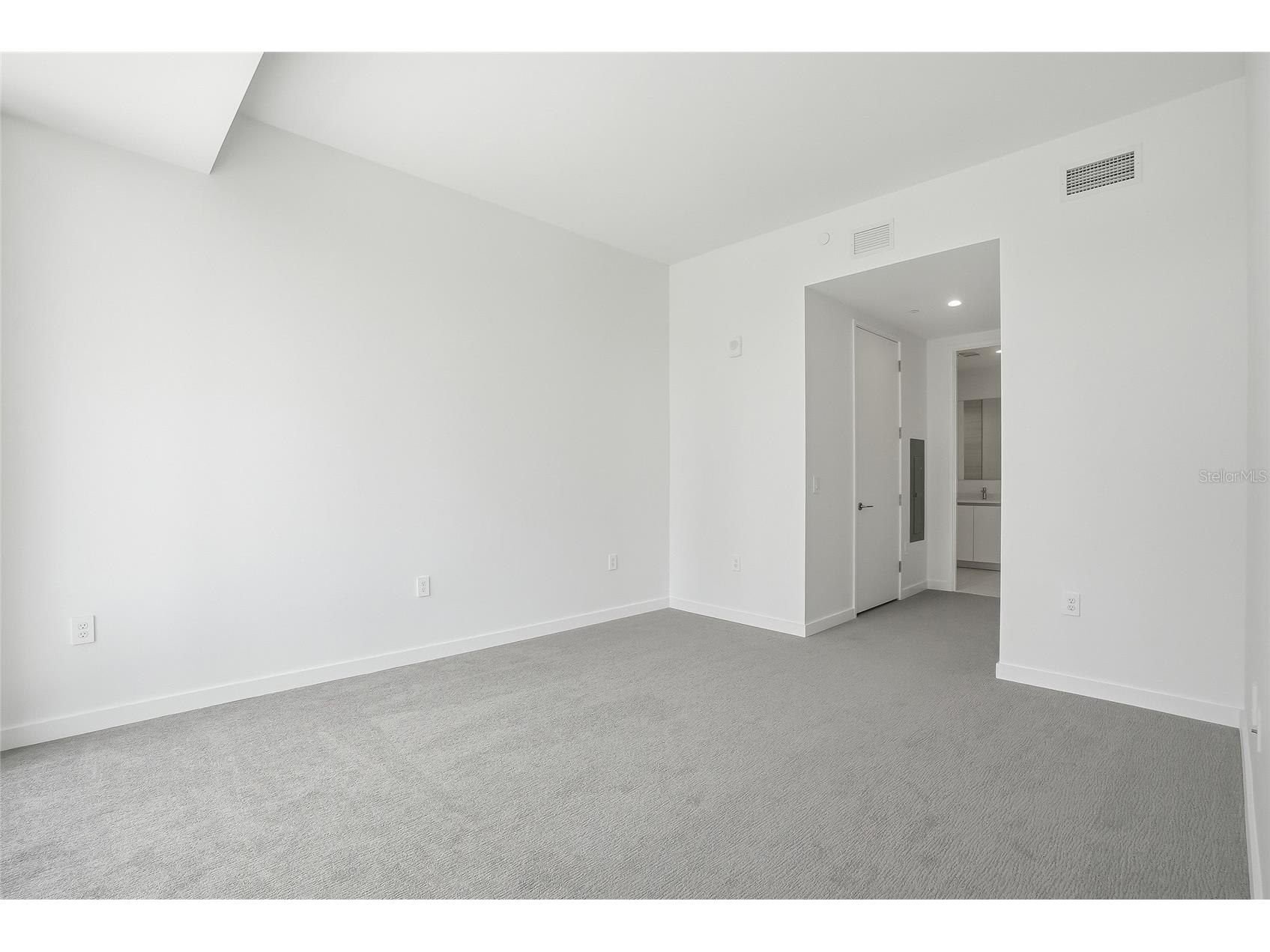 400 Central Avenue #303 Saint Petersburg FL 33701 TB8487690 image26