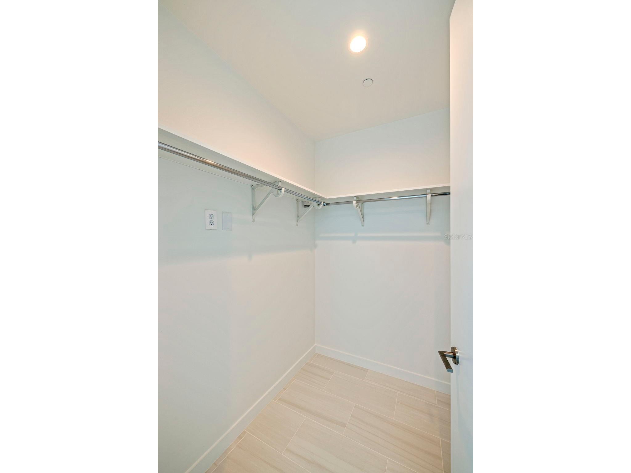 400 Central Avenue #3906 Saint Petersburg FL 33701 TB8510798 image40