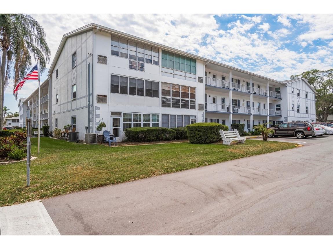 400 Glennes Lane #208 Dunedin FL 34698 U8196300 image1