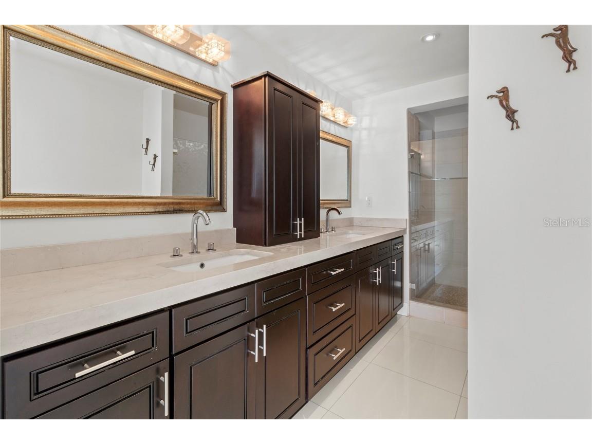 400 Golden Gate Point #11 Sarasota FL 34236 - SARASOTA BAY A4671447 image17