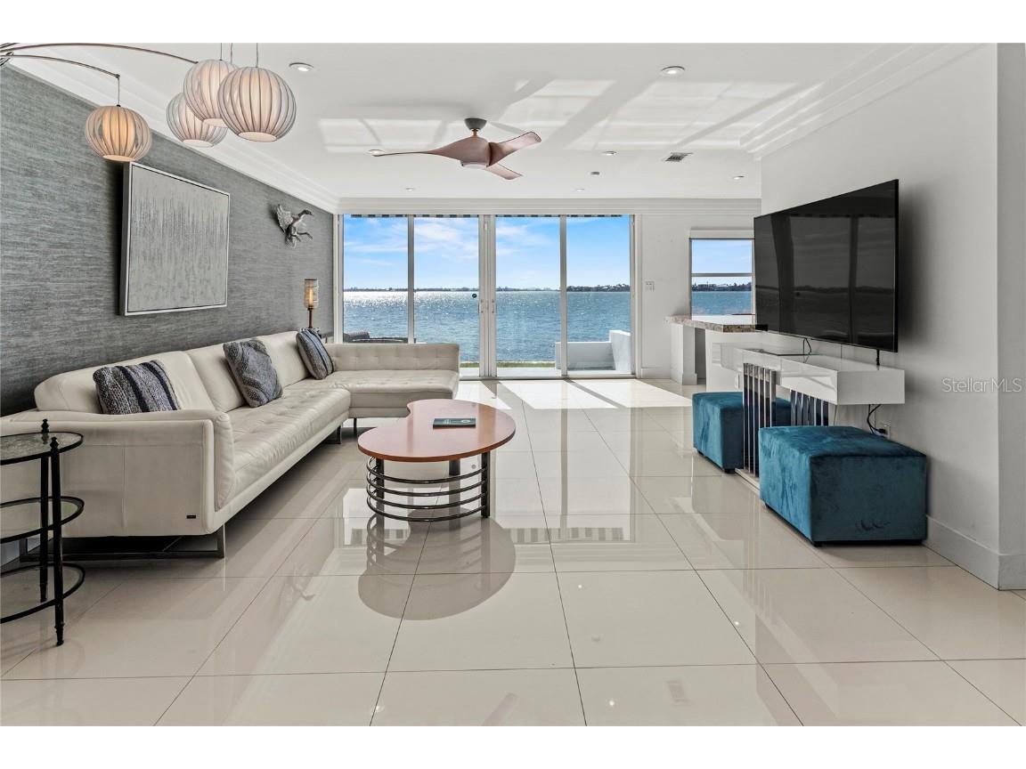 400 Golden Gate Point #11 Sarasota FL 34236 - SARASOTA BAY A4671447 image4