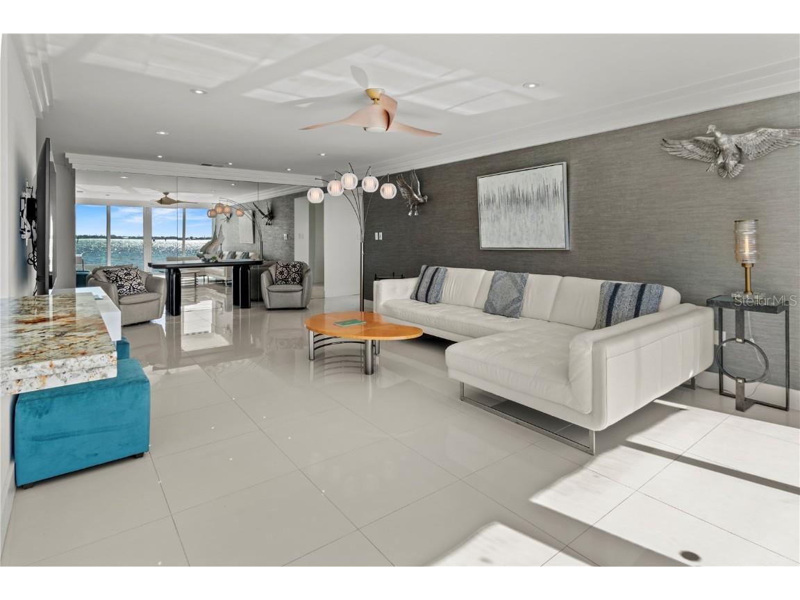 400 Golden Gate Point #11 Sarasota FL 34236 - SARASOTA BAY A4671447 image6